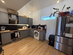 Photo 11- click for photo gallery